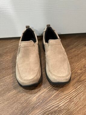 L.L. Bean  US 7 Suede Walking Shoes